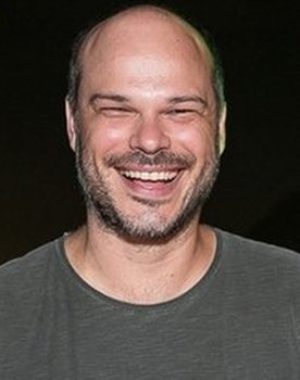 Diogo Dahl as Johnny