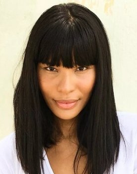 Suyane Moreira as Iara