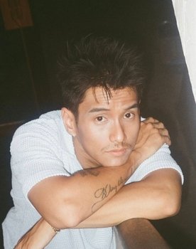 Ngô Xuân Hồ as Hồ