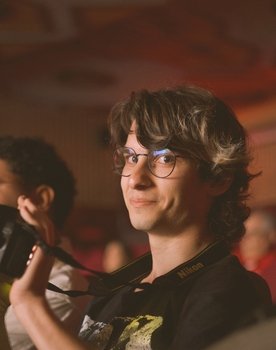 Daniel Rubinger as Protagonistas/Soldados/Interesse Amoroso