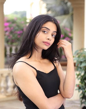 Shweta Naagar as Shazia