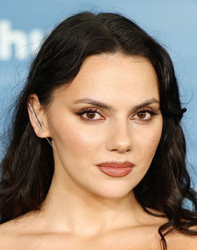 Dafne Keen as Chrys Willet