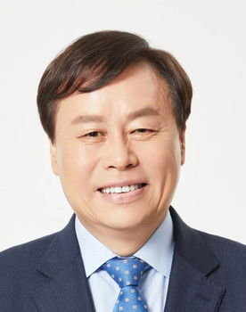 Do Jong-hwan as Self