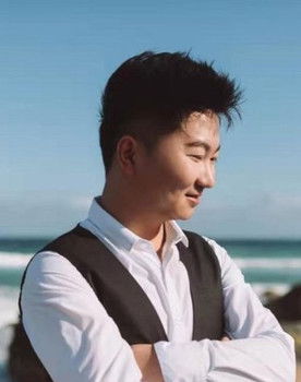 Cuttlefish That Loves Diving