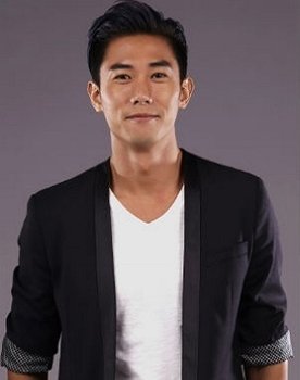 Desmond Tan