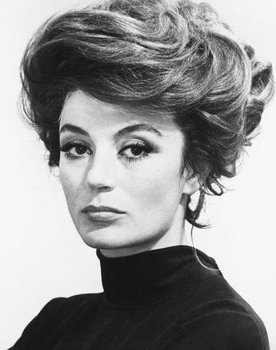 Anouk Aimée as Isabelle