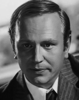 Vitaliy Yedininskov as Егор