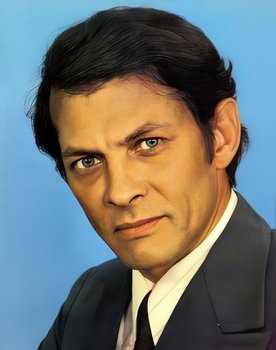 Geraldo del Rey as Rafael Benavente