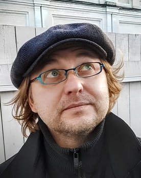 Boris Knizhenko as Vladimir Kollontai