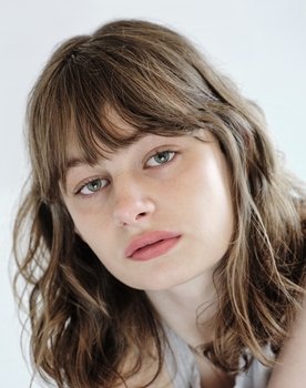 Sophia Bunnell as Kelsey