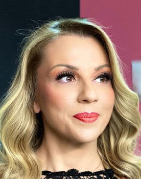 Matina Nikolaou as Καίτη