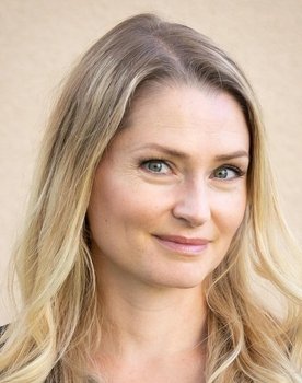 Jessica Olsson as Erika Larsson