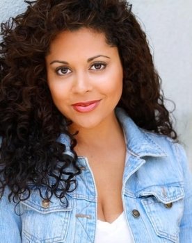 Vianessa Castaños as Rosi