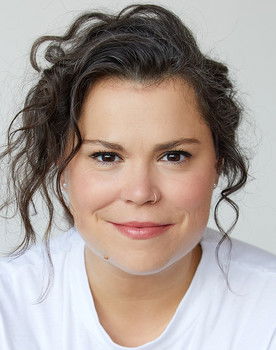 Laurence Régnier as Laurence