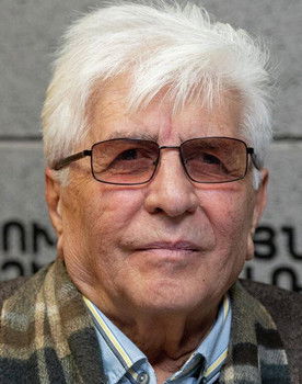 Robert Amirkhanyan as self