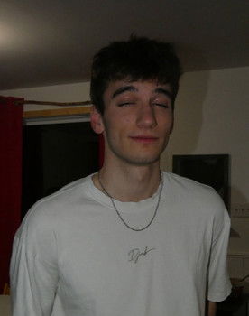 Antoine Lambert as L'homme