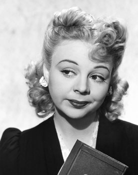 Iris Adrian as Jenny O'Hara (uncredited)
