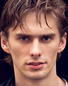 Rustam Makhmutov as Anton