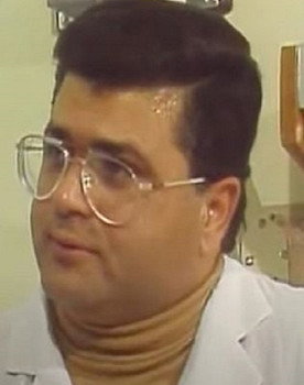 محمد شاهين as الطبيب