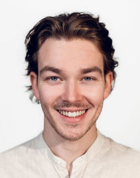 Oliver Asztalos as 1 Bethlehem Child