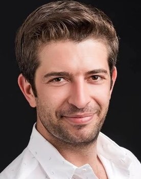 Cantuğ Turay as Rüzgar Aslan (2)