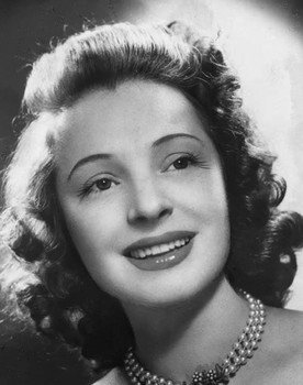 Bella Bordy as Julis