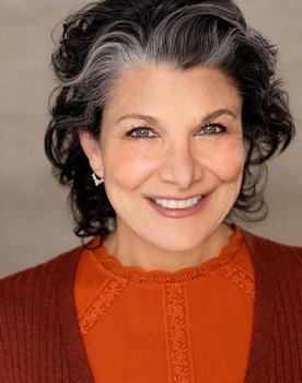 Lori Allen Thomas as Janet