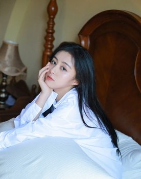 Cindy Sun as Tong Yu Xin