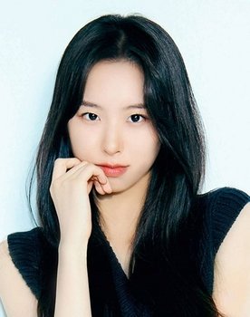 현재연 as Soo Jin [member of the group Element]