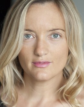 Dorothée Pousséo as Philippine
