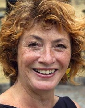 Solbjørg Højfeldt as Marianne