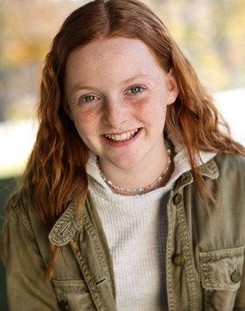 Vivian Watson as Mallory Pike