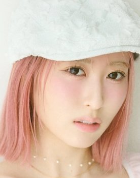 Natsumi Kawanago as Self