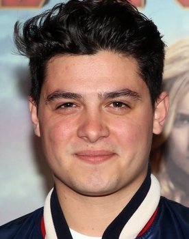 Hugo Chalan Marchio as Hari