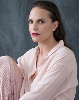 Efrat Arnon as 
