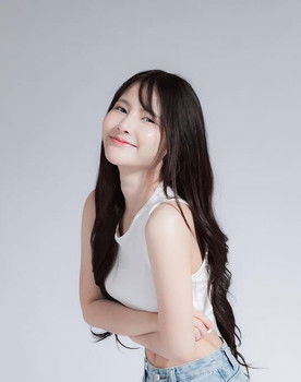 Ketkramut Phuttima as Grace