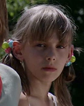 Galya Pichugina as Manya