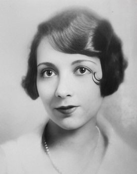 Diana Kane as Gloria Harding