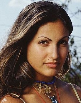 Jessie Camacho as Julia