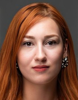 Bükre Sena Sait as Buket Dere