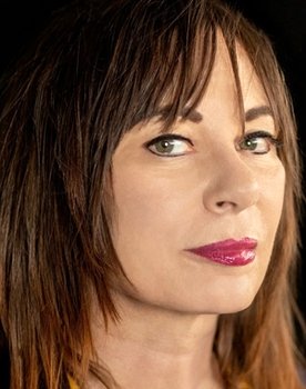 Adele Bertei as Backing Vocals