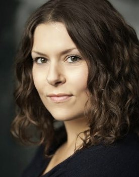 Jessica Carroll as Frank's girlfriend