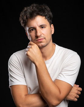 Daniel Morato as Adán