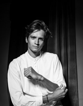 Rihards Zelezņevs as Aigars Krēsla