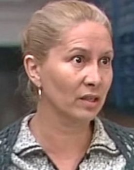 Nelli Gutsol-Ilyina as Ашура