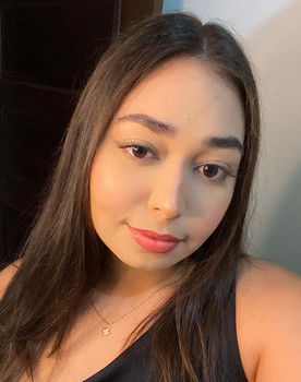 Karina Lima as Mulher da Produção