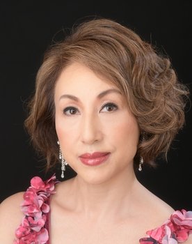 Kazuko Kitatani as Principal of Chusonji