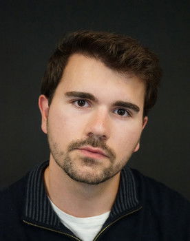 Victor Polizu as Oliver