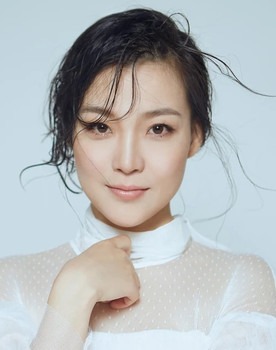 Cao Xue as Wan Ren Mi (Everyone Loved)