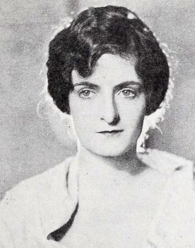 Maxine Elliott Hicks as Susie May Squoggs (as Maxine Hicks)